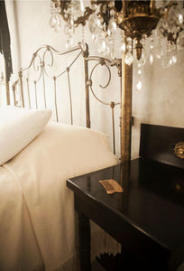 #013: Full Moon - Get in the mood for bedtime with sleep tips from our network and a playlist. Deepen your breath and connect to your body with Guasha.